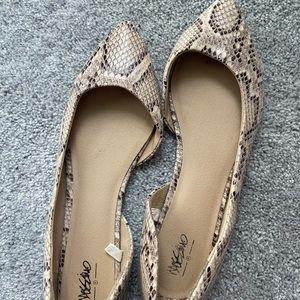 snake print pointy flats